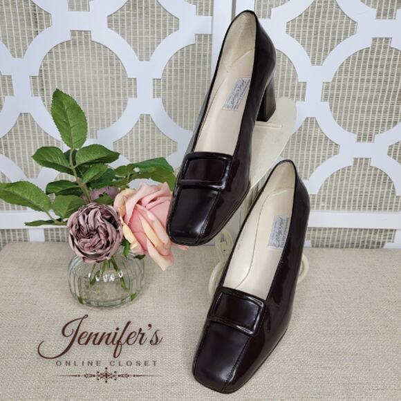 Lord & Taylor Women's Brown Patent Leather Buckle Block Heel Pumps Size 9.5 - Picture 2 of 14